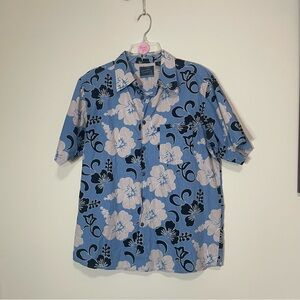 Pineapple Connection Blue  and White Floral Men's Shirt ~ Size L ~ Tropical Wear